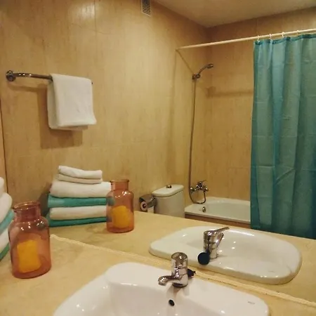 Appartamento Litha House, 3 Bed Set Over 3 Floors 5 Mins From And Amenities Caleta De Fuste