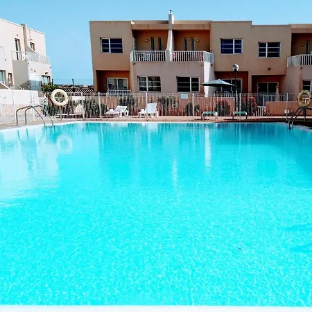 Litha House, 3 Bed Set Over 3 Floors 5 Mins From And Amenities Apartament