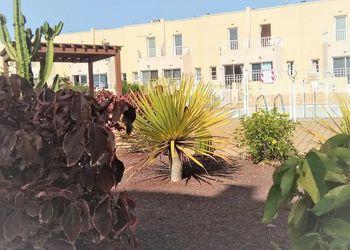 Litha House, 3 Bed Set Over 3 Floors 5 Mins From And Amenities