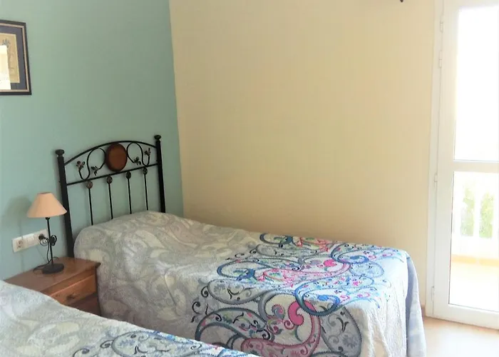 Litha House, 3 Bed Set Over 3 Floors 5 Mins From And Amenities * Caleta De Fuste