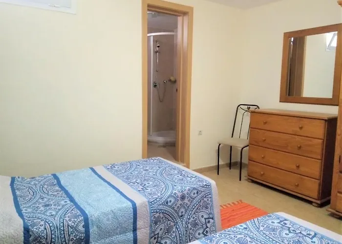 Litha House, 3 Bed Set Over 3 Floors 5 Mins From And Amenities * Caleta De Fuste