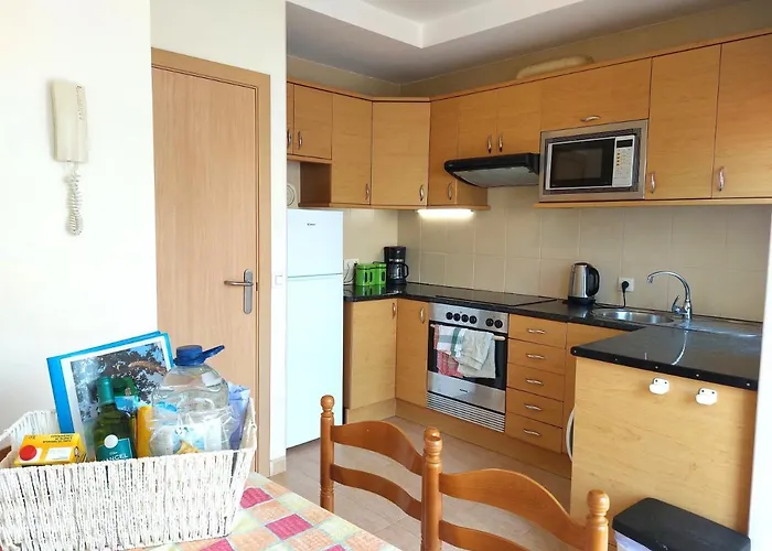 Litha House, 3 Bed Set Over 3 Floors 5 Mins From And Amenities Apartmán Caleta De Fuste