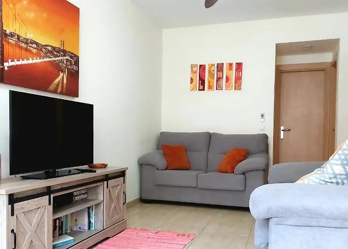 Litha House, 3 Bed Set Over 3 Floors 5 Mins From And Amenities *