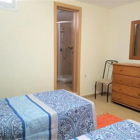 Litha House, 3 Bed Set Over 3 Floors 5 Mins From And Amenities * كاليتا ذي فوستي